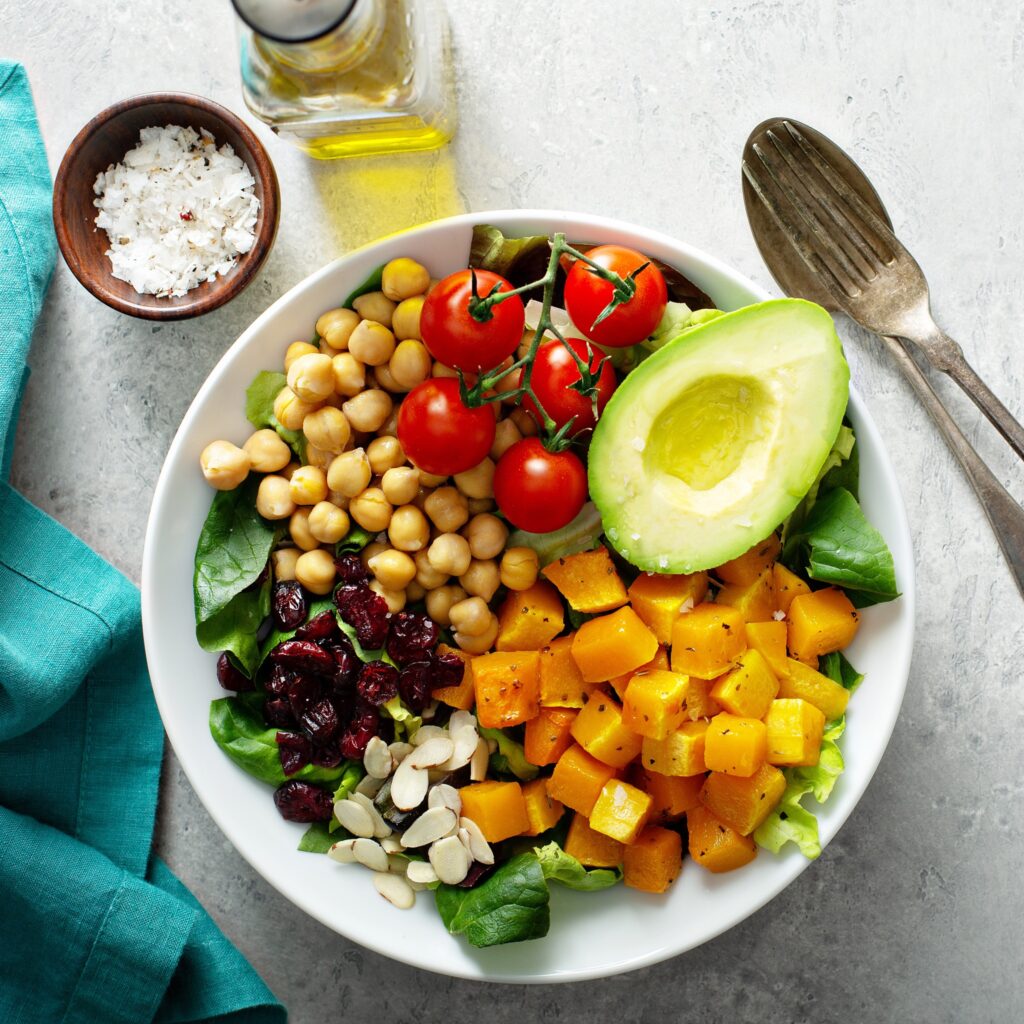 complex carbohydrates: salad bowl with chickpeas and butternut squash